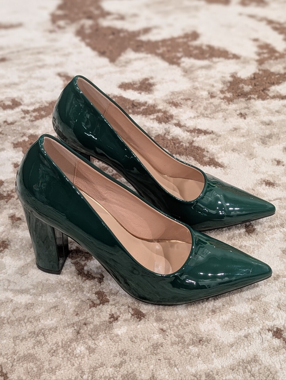 Classic Pointed Toe Patent Heel - Dark Green - Picture 2 of 6